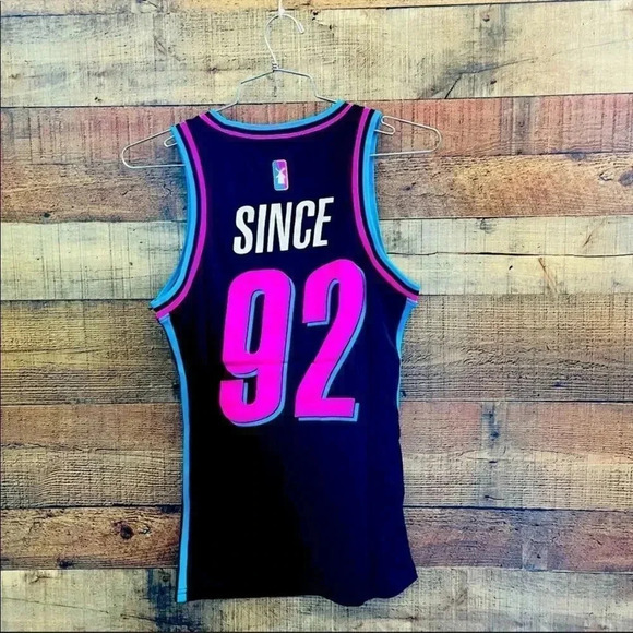 NWOT Unisex Rare Dutch Brothers 92 Basketball Jersey - Picture 2 of 3